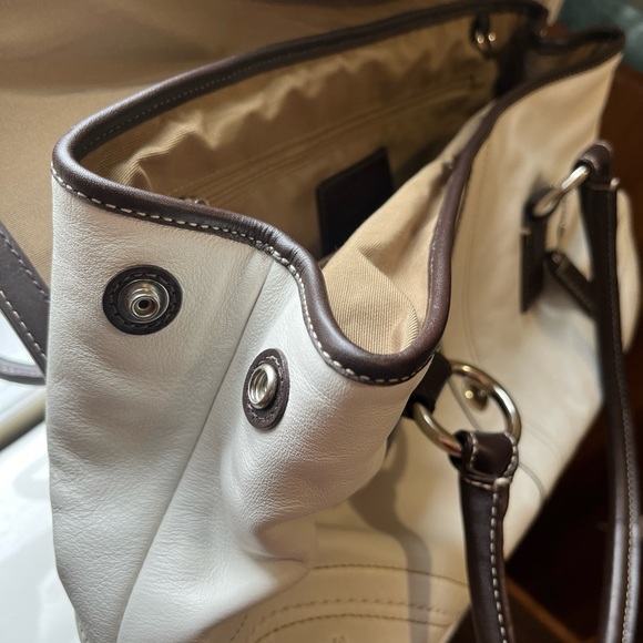 COACH White / Brown Hamptons Soho Flap Satchel Bag F10913 - Picture 6 of 8